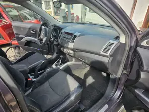 Mitsubishi Outlander 2.2 DI-D 4WD TC-SST Intense Bild 5