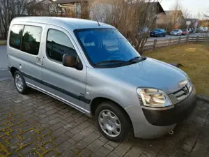 Peugeot Partner Rollstuhlumbau/Rampe - TÜV 7/27 - 56906km