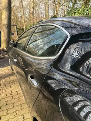 Maserati Ghibli Automatik Bild 2