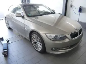 BMW 320 i Cabrio 2. Hand Xenon Temp. Durchlade Bild 2