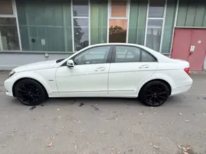 Mercedes-Benz C 180 C Limousine C 180 CGI BlueEfficiency Bild 4