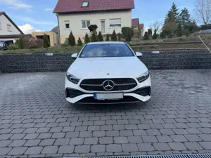 Mercedes-Benz A 200 AMG Line Polar Weiß