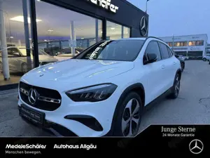 Mercedes-Benz GLA 200 GLA 200 Progressive Night AHK Distro LED Keyless