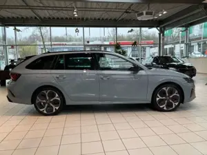 Skoda Octavia Combi RS 2,0 TSI 195 kW 7-Gang-DSG sofor Bild 3