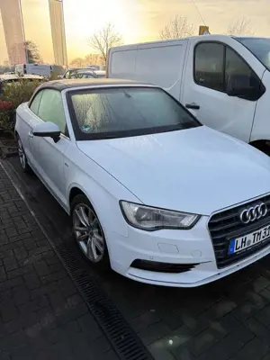 Audi A3 1.4 TFSI cylinder on demand Cabrio S tronic Attrac