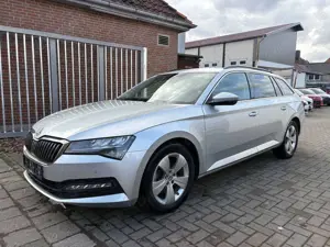 Skoda Superb Combi Ambition LED AHK 1.Hand DSG Navi AHK
