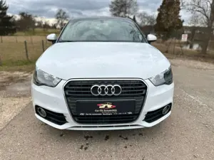 Audi A1 Sportback*SHZ*Navi*8xbrft.*TÜV  Service NEU*