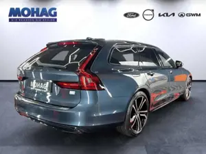Volvo V90 T8 Plus Dark AWD AHK 360Grad BW Leder Bild 3