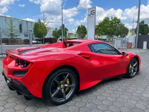 Ferrari F8 Spider Lift*Carbon-Seats*Alcantara*Garantie-5 Bild 4