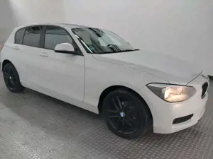BMW 114 i Urban Line 5 Trg/2.Hand Scheckheft/Klima//HU Neu Bild 4