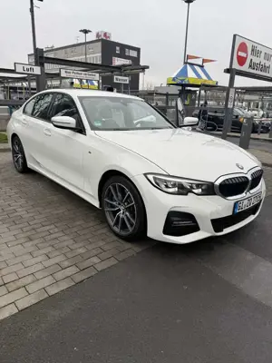 BMW 330 330 e M Sport Bild 2