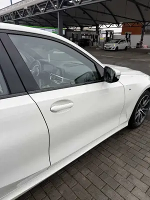 BMW 330 330 e M Sport Bild 4