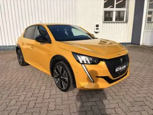 Peugeot 208 PureTech 130 EAT8 GT Bild 2