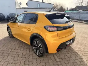 Peugeot 208 PureTech 130 EAT8 GT Bild 4