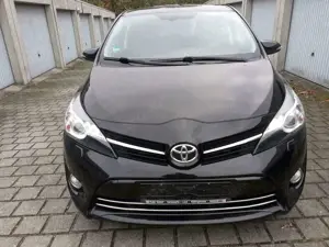 Toyota Verso Verso 2.2 D-CAT 7-Sitzer Executive