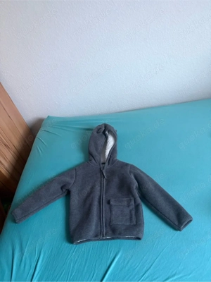 Graue Kinderjacke Hoodie Gr. 86 kaum getragen