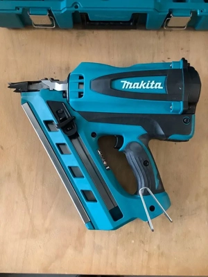 Makita GN900SE Gas-Rahmennagler