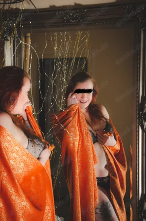 Kurviges Goth Girl massiert Dich - von zart bis hart