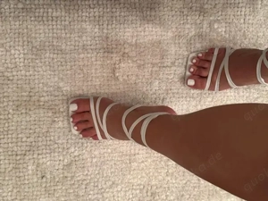 Fotos Videos von Füßen und getragene Socken und Unterwäsche