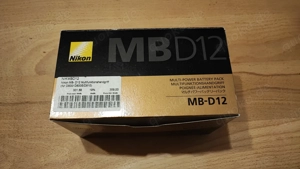 Nikon MB-D12 Multifunktions-Batteriehandgriff