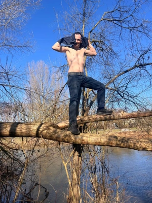 Komm ich werde dich in extase bringen... Wenn du hübsch und gut bist dann bekommst von mir tg