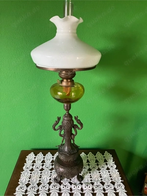 Jugendstil, Petroleumlampe, 80 cm Höhe Bronze