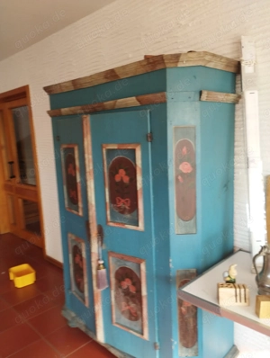 Antiker Schrank 
