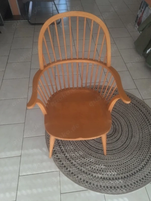 Holzstühle mit Armlehne