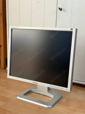 Samsung 20  Monitor   höhenverstellbar, VESA, VGA, voll funktionsfähig