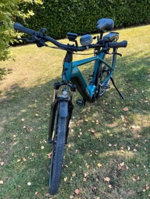 E-Bike Cube Kathmandu Hybrid One 625 in der Farbe Blue Black