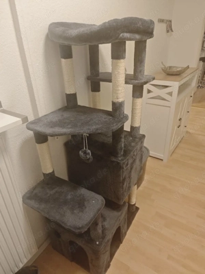 Katzen Kratzbaum zu verschenken 