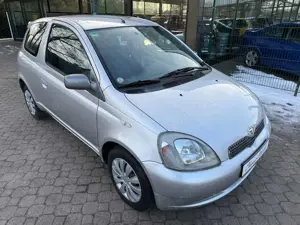 Toyota Yaris 1.3 Linea Terra *nur 85 TKM*HU neu*Klima*PDC*eFH*