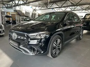 Mercedes-Benz GLA 200 d Progressive Adv. Panorama LED Kamera Bild 2