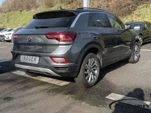 Volkswagen T-Roc MOVE 1.5 TSI DSG *ACC*KAMERA*LED*SHZ* Bild 2