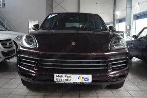 Porsche Cayenne 3.0 *Leder*AHK*PDC*SH*NAVI* Bild 2