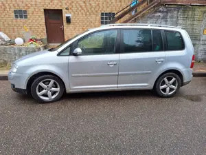 Volkswagen Touran 2.0 FSI Trendline Bild 3