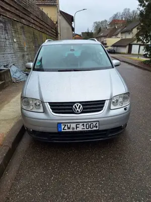 Volkswagen Touran 2.0 FSI Trendline Bild 2