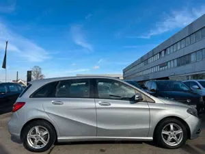 Mercedes-Benz B 220 B220 CDI *AUTOMATIK*NAVI*SHZ*KLIMA* Bild 5