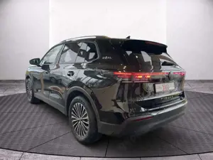 Volkswagen Tiguan 1.5 eTSI Goal MATRIX AHK ACC NAVI SIDE Bild 5