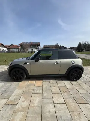 MINI Cooper S Bild 2