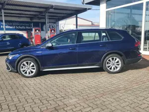 Volkswagen Golf Variant 2.0 TDI DSG Alltrack 4M LEDPlus AHK RFK Bild 3