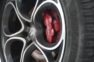 Alfa Romeo Stelvio 2.2D VELOCE Q4 NAVI/LED/KAMERA/MATRIX/SH Bild 5