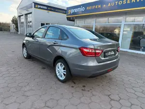 Lada Vesta 1.6 16V Bild 2