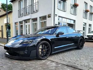 Porsche Taycan Turbo GT Weissach 1033 PS KERAMIK CARBON