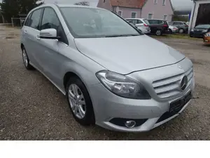 Mercedes-Benz B 180 d Standard Automatik Navi PDC Kamera