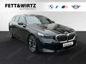 BMW 530 e xDrive Touring M Sport|AHK|Pano|Head-Up