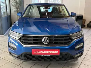 Volkswagen T-Roc Basis TÜV NEU / Apple Car / Allwetterreife Bild 5