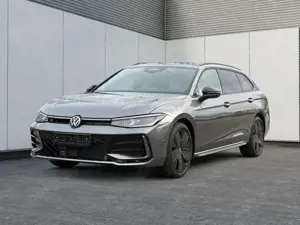 Volkswagen Passat Variant R-Line 4WD+AHK+PANO+HARMAN+19"+BLACK STYLE 2.0 ...