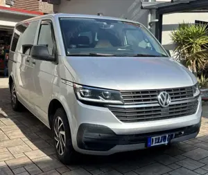 Volkswagen T6.1 Multivan Multivan DSG Kurz Trendline, sehr gepflegt, wenig Kilometer