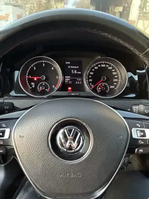 Volkswagen Golf Variant 2.0 TDI Highline Bild 4